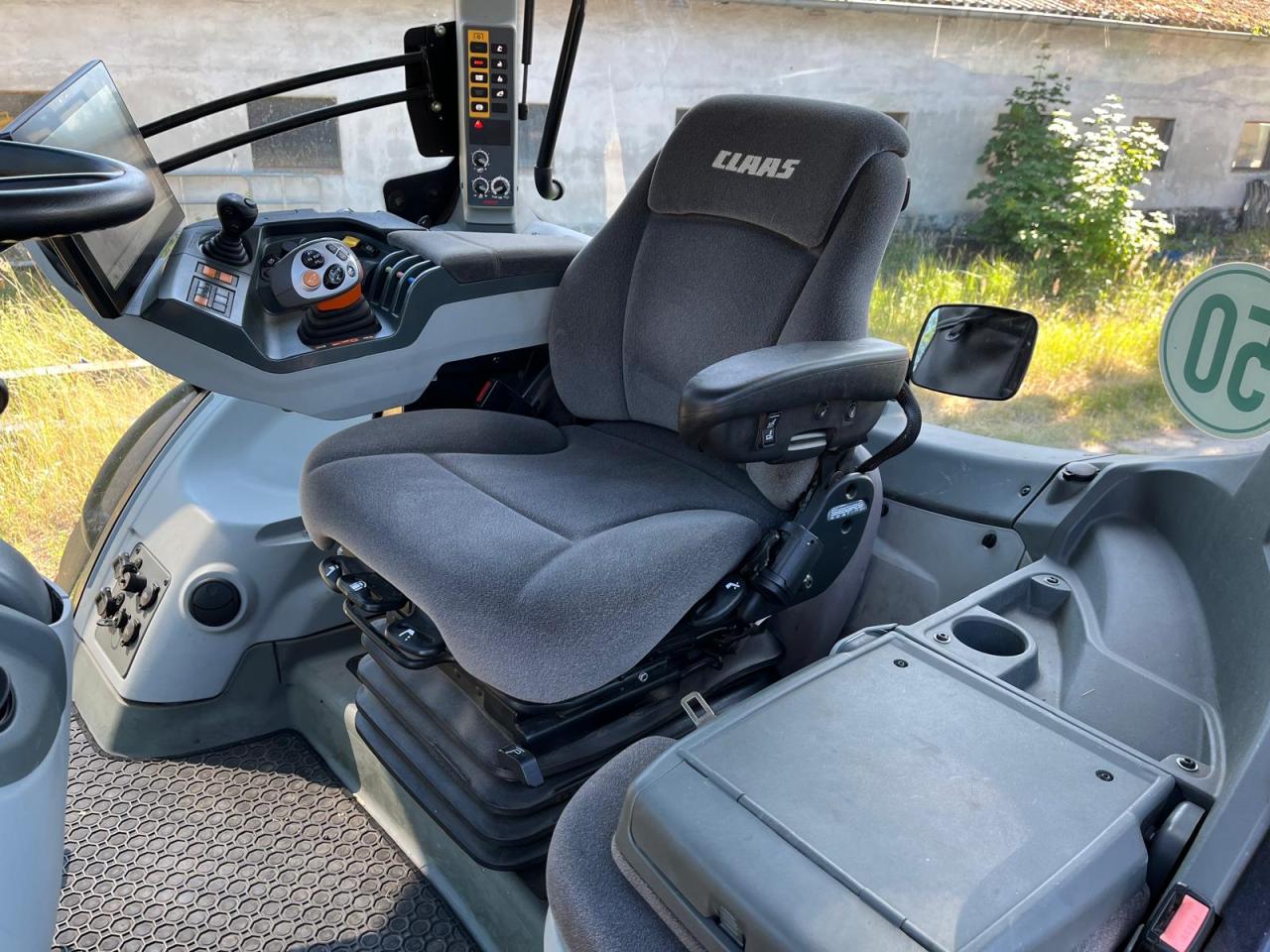 CLAAS Axion 920 Rear