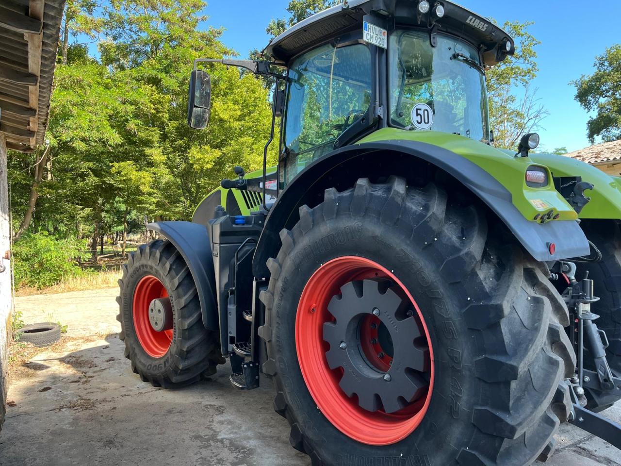 CLAAS Axion 920 Right