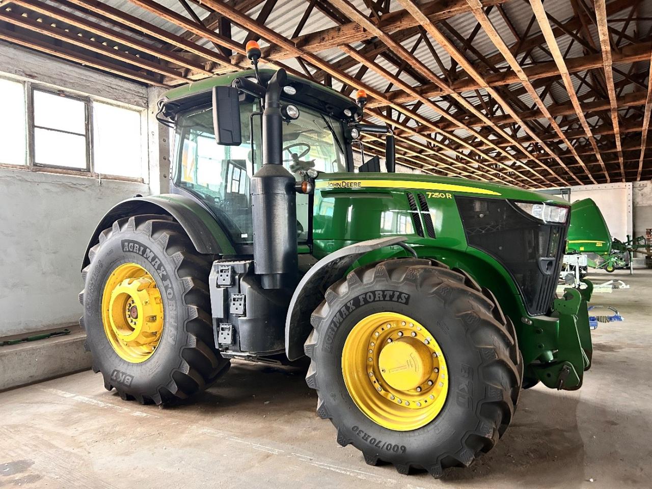 John Deere 7250R
