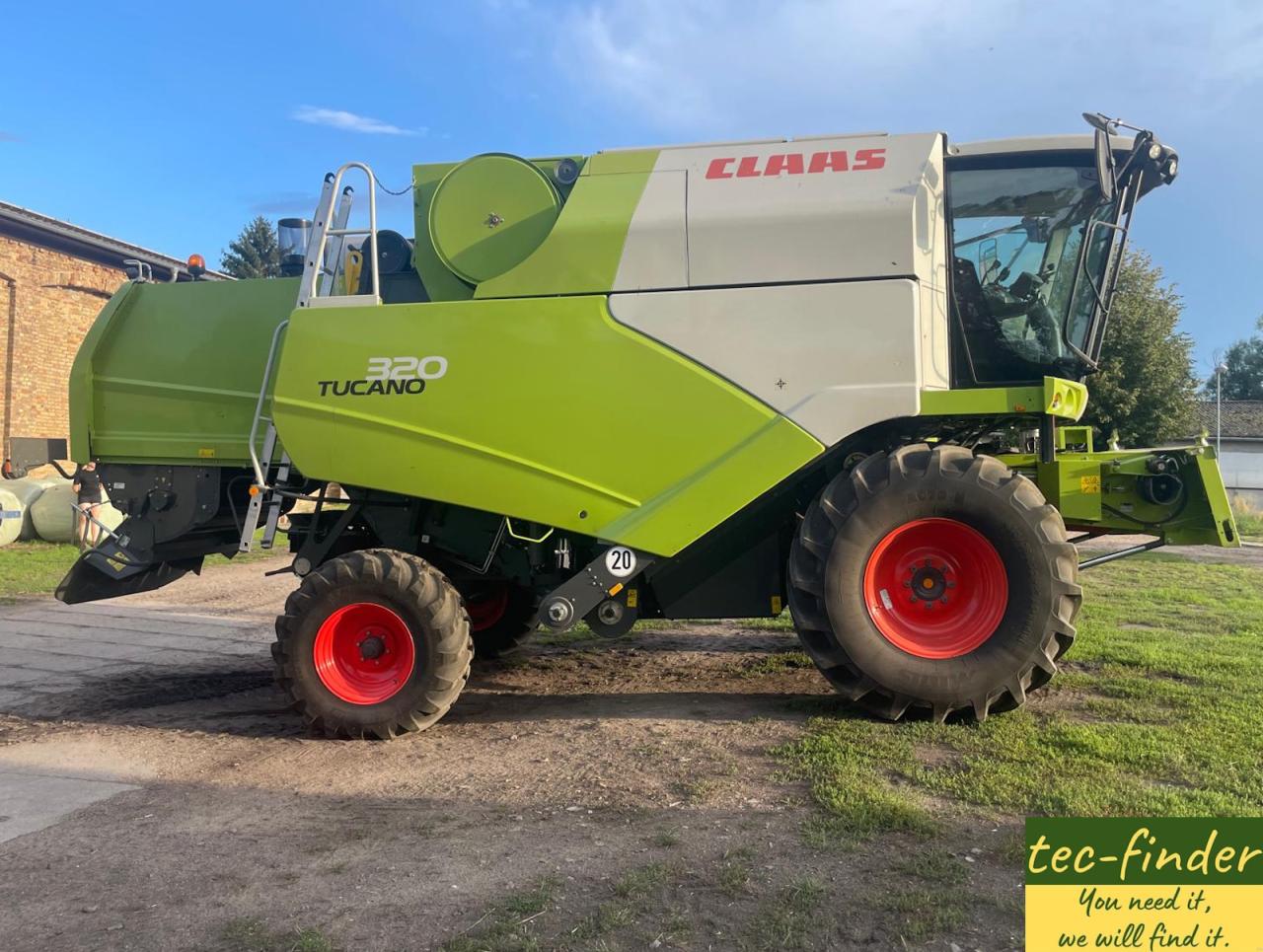 CLAAS Tucano 320 Rear