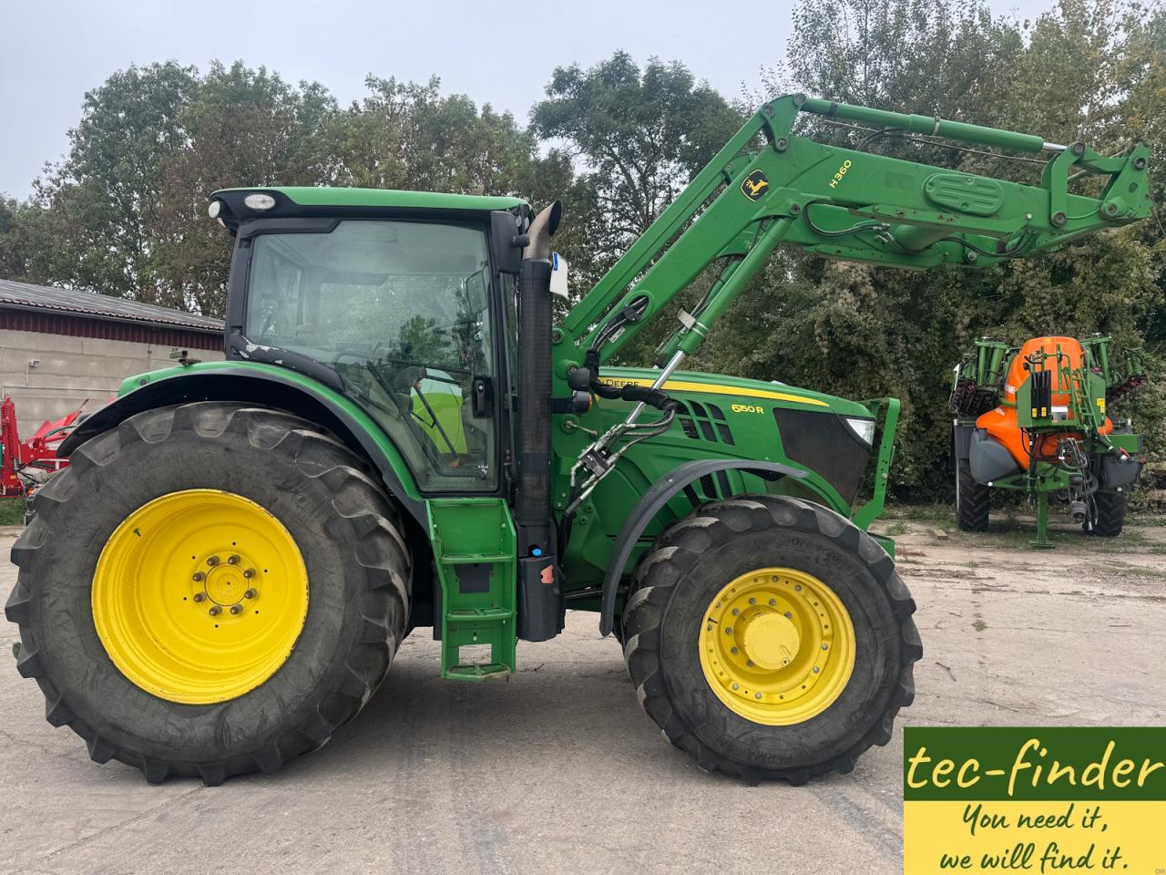 John Deere 6150 R Right