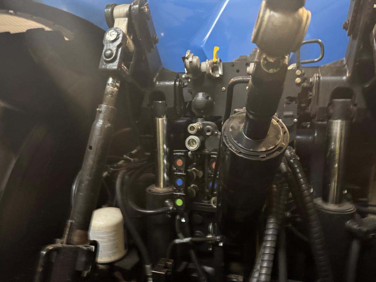 New Holland T 8.390 Auto-Command Left