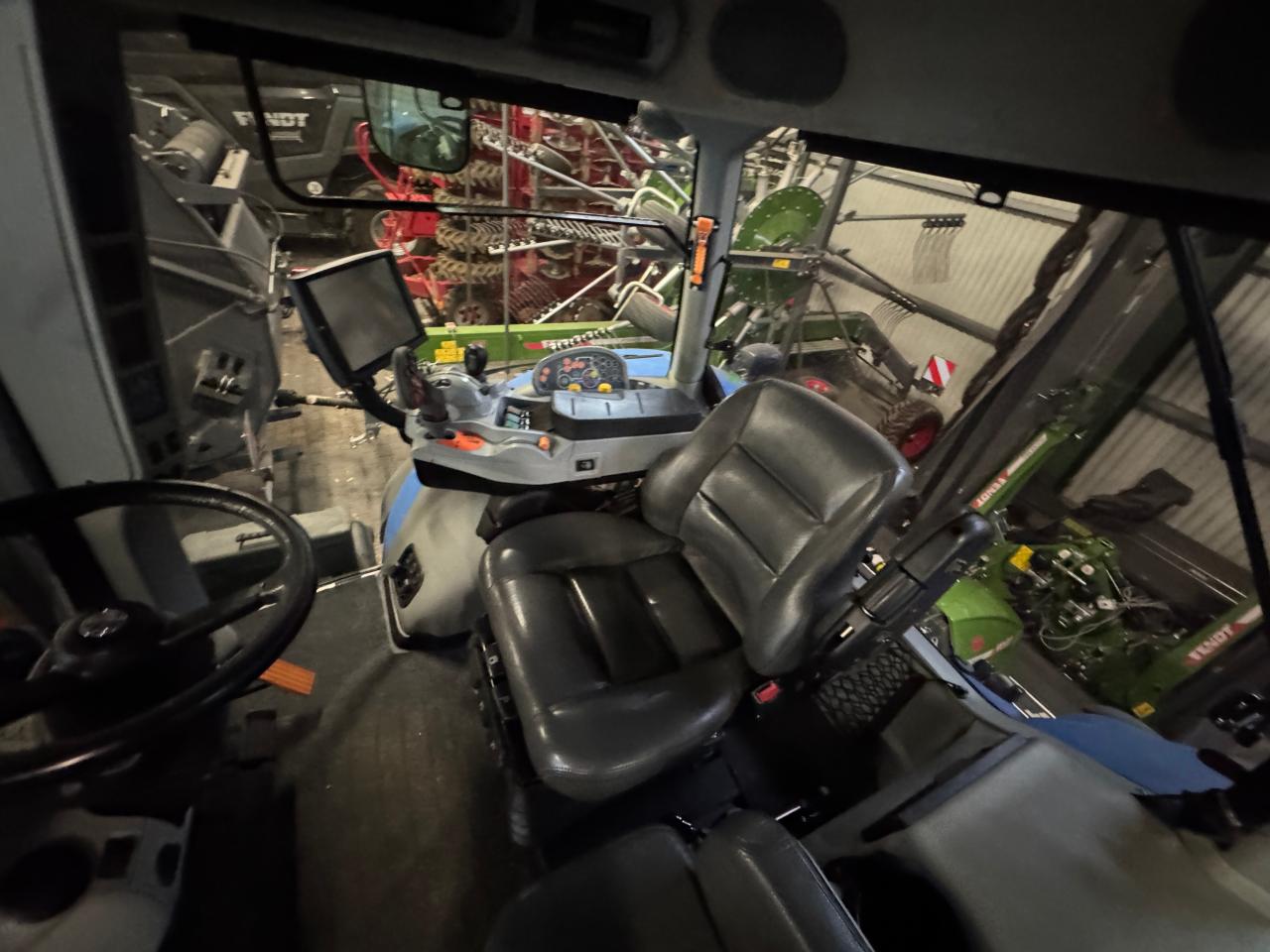 New Holland T 8.390 Auto-Command Aerial