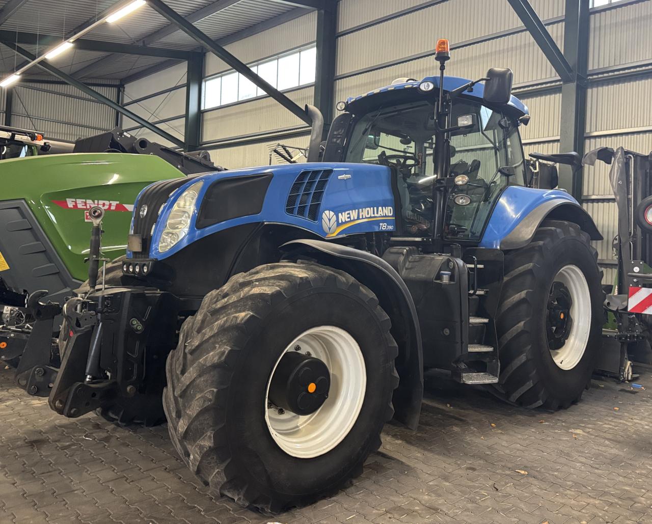 New Holland T 8.390 Auto-Command