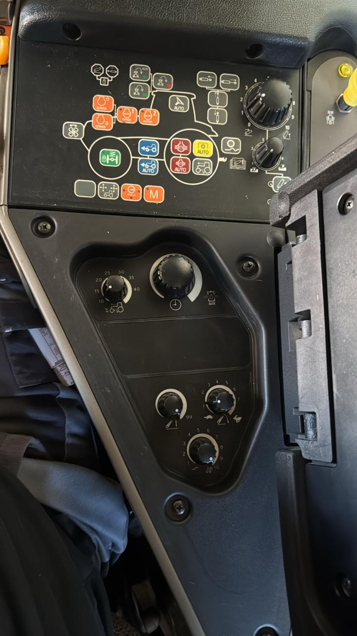 Case Puma 170 CVX  Inside