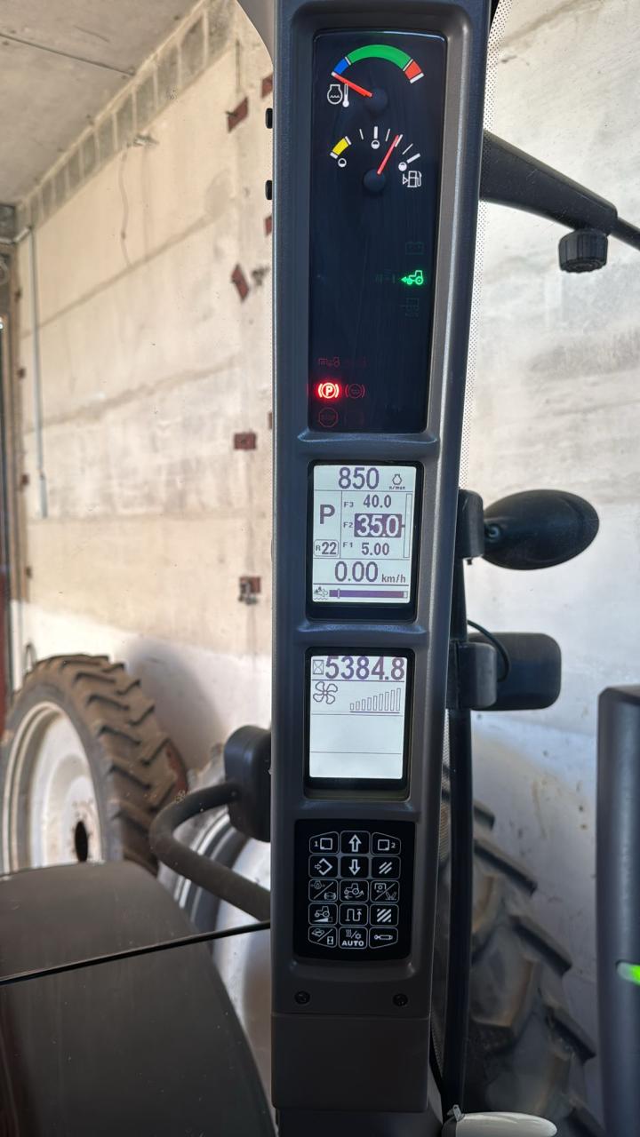 Case Puma 170 CVX  Above