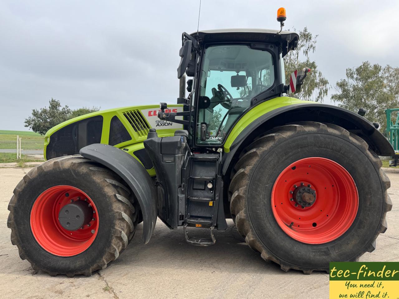 CLAAS Axion 960 CMATIC Front