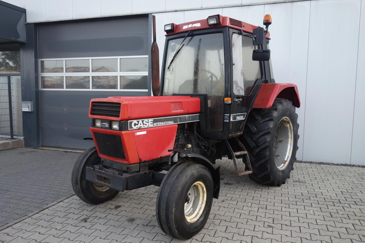 Case 745 XL