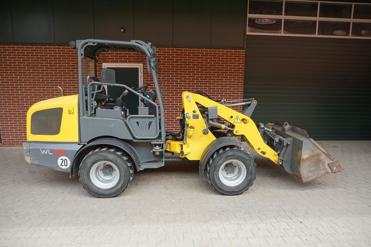 Weidemann Wacker WL32 Front
