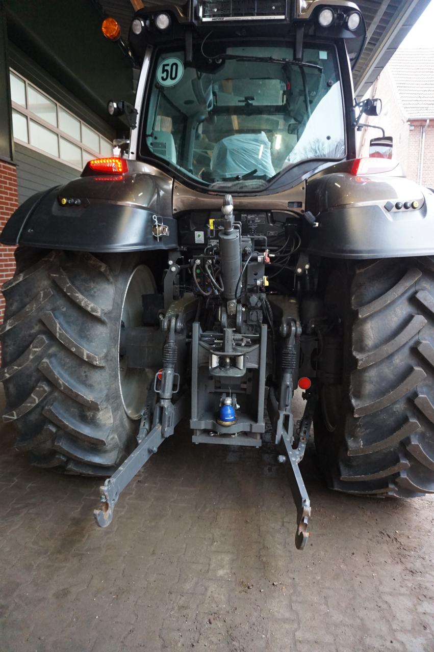 Valtra T175 Active Above
