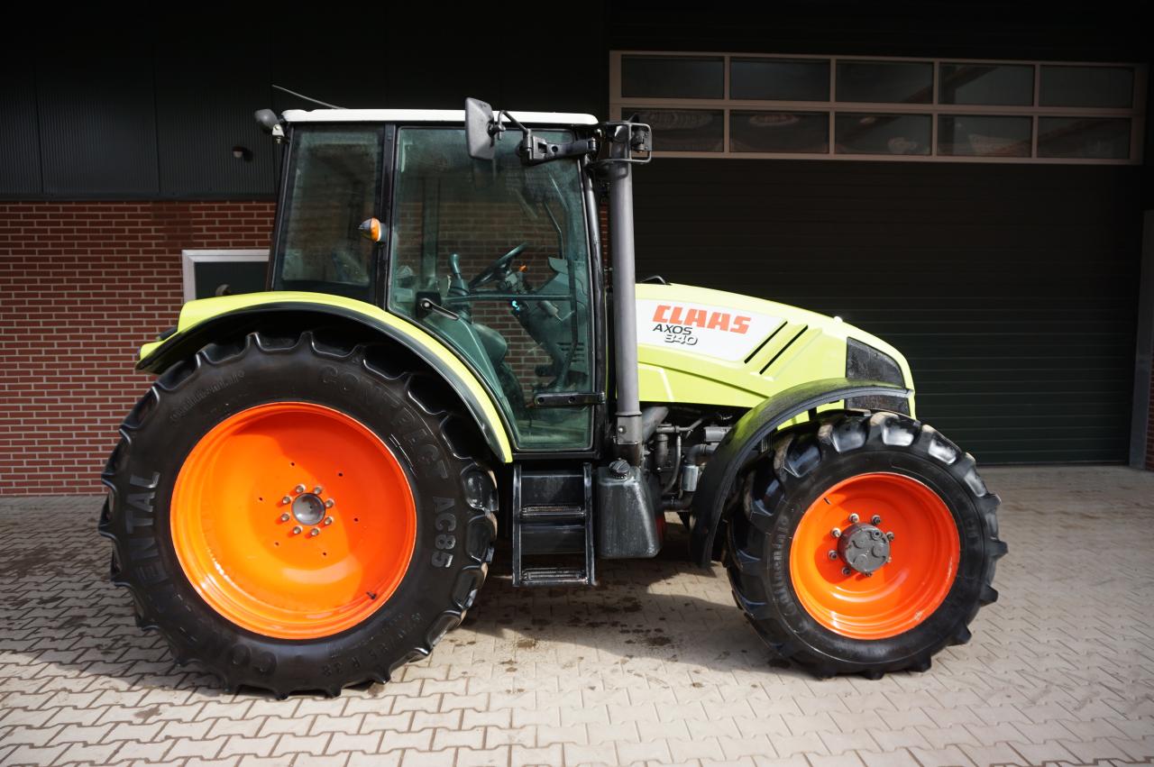 CLAAS Axos 340 Front