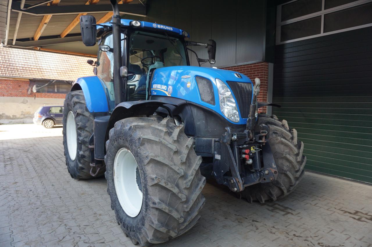 New Holland T7.220 Autocommand Front