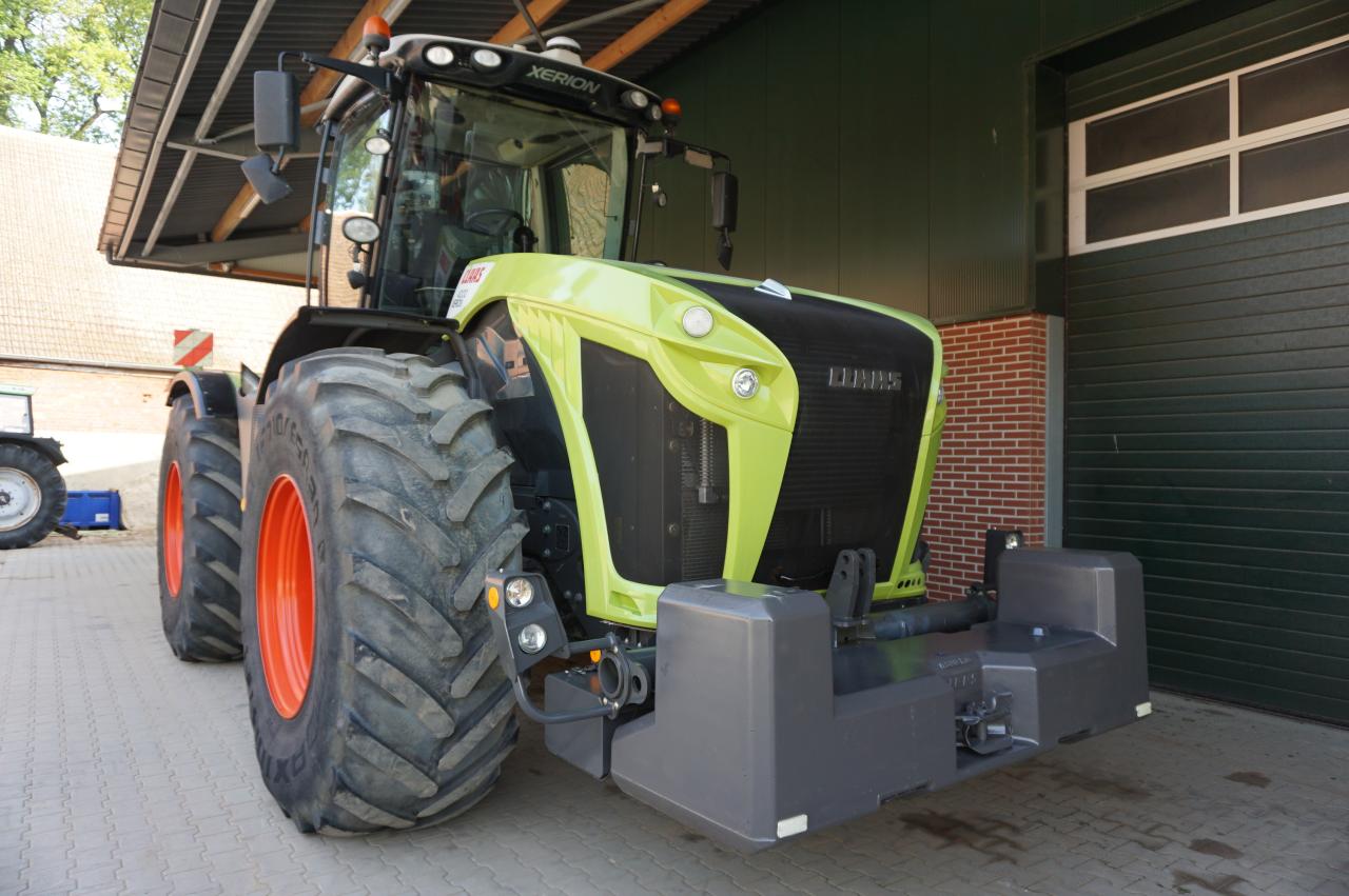 CLAAS Xerion 4000 Trac Front