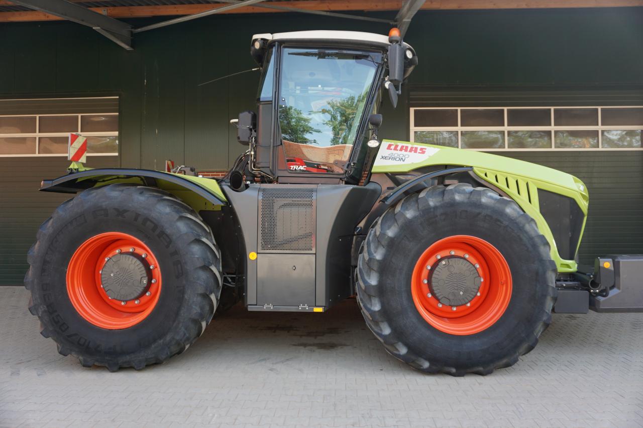 CLAAS Xerion 4000 Trac Right