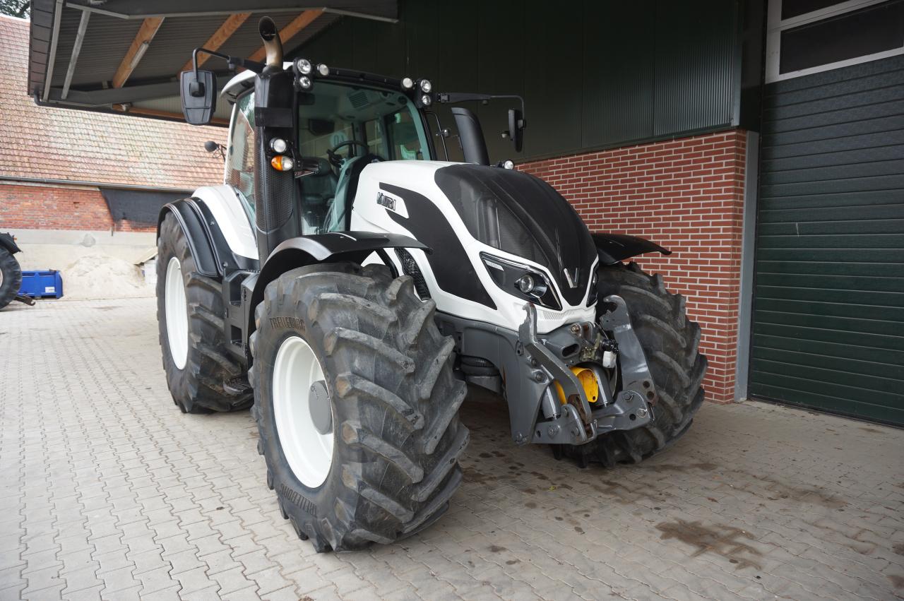 Valtra T214 Direct FZW Front