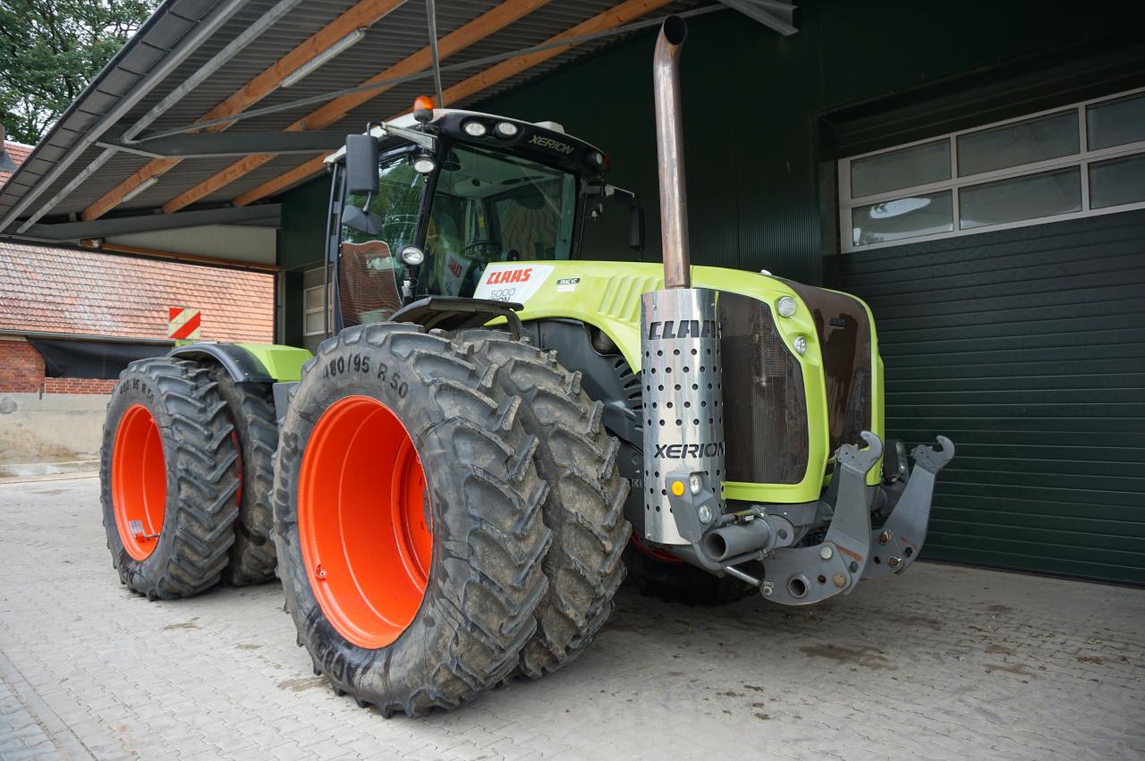 CLAAS Xerion 5000 Trac VC Front