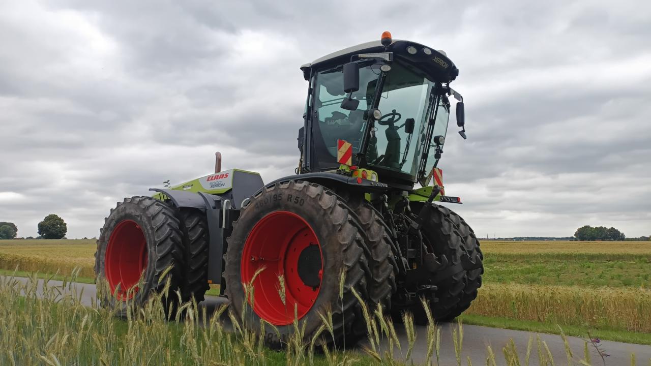 CLAAS Xerion 5000 Trac VC Rear