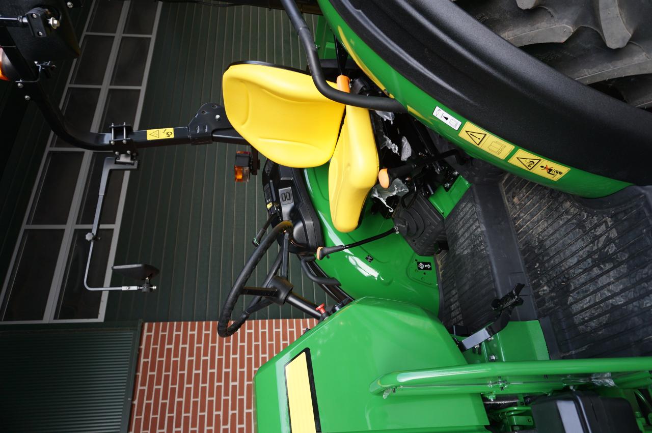 John Deere 5050E Neumaschine Aerial