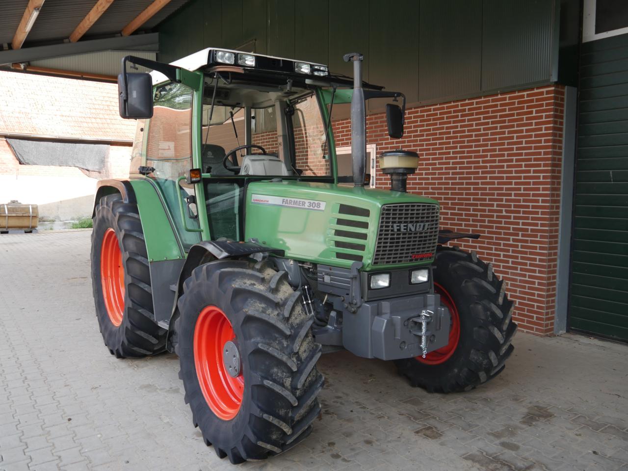 FENDT Farmer 308 E nur 3100 Std. Front