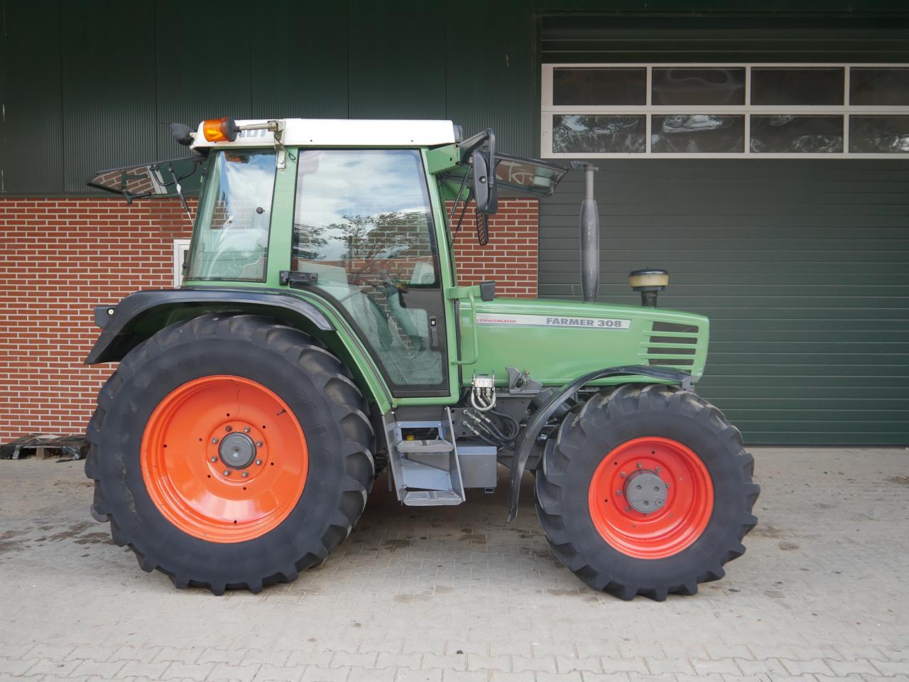 FENDT Farmer 308 E nur 3100 Std. Right