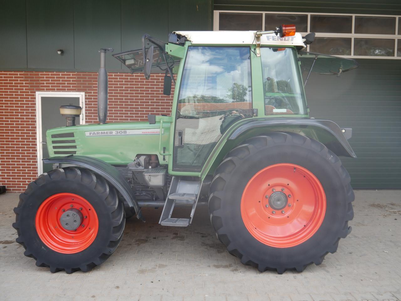 FENDT Farmer 308 E nur 3100 Std. Left