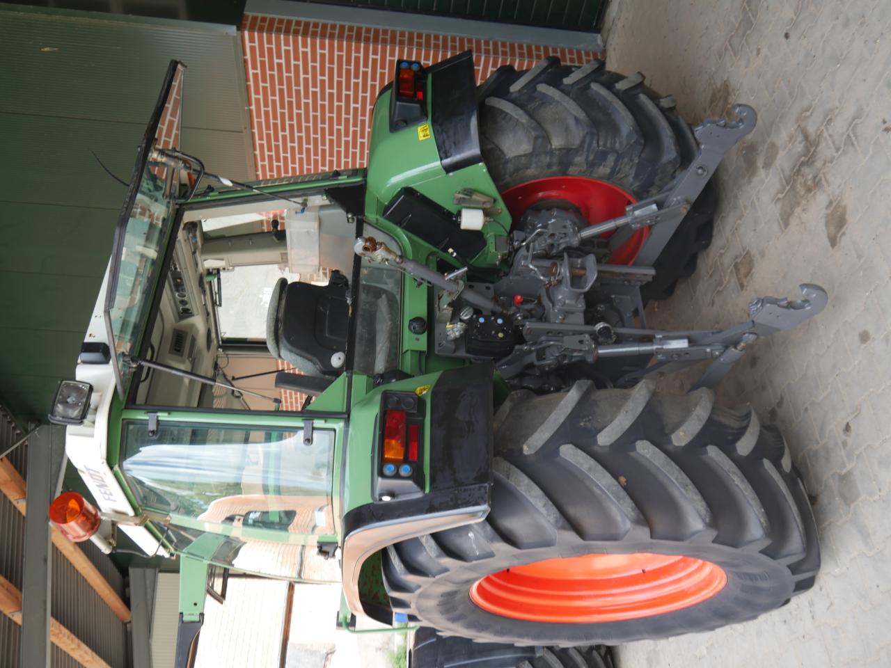 FENDT Farmer 308 E nur 3100 Std. Inside