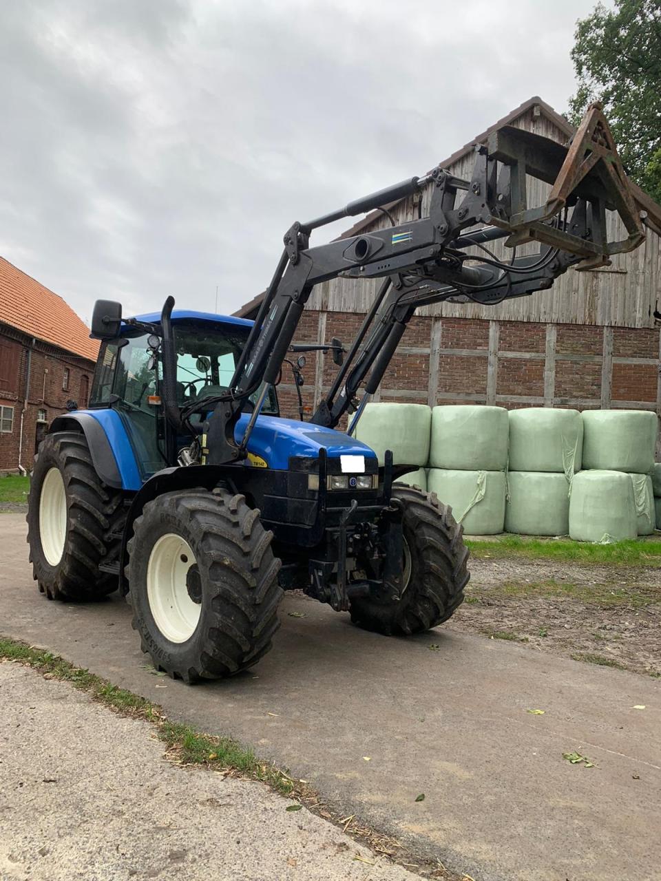 New Holland TM 140