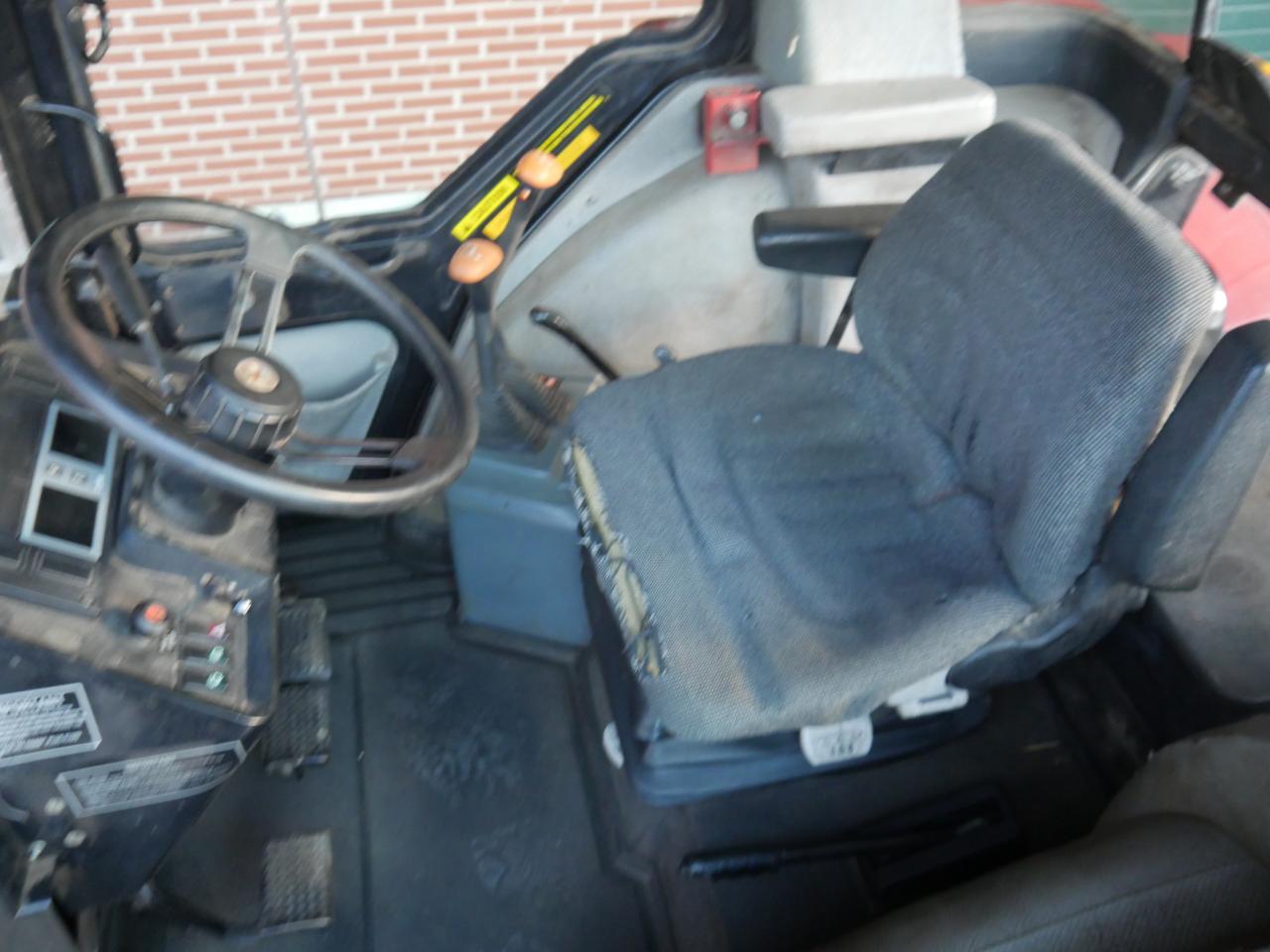 Case 4210 XL Rear