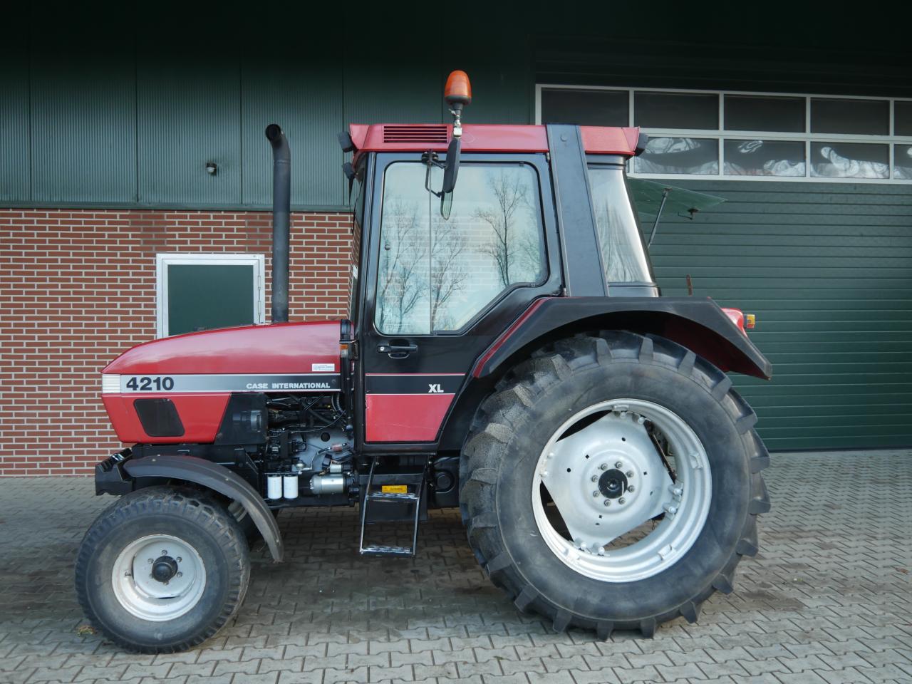 Case 4210 XL Above