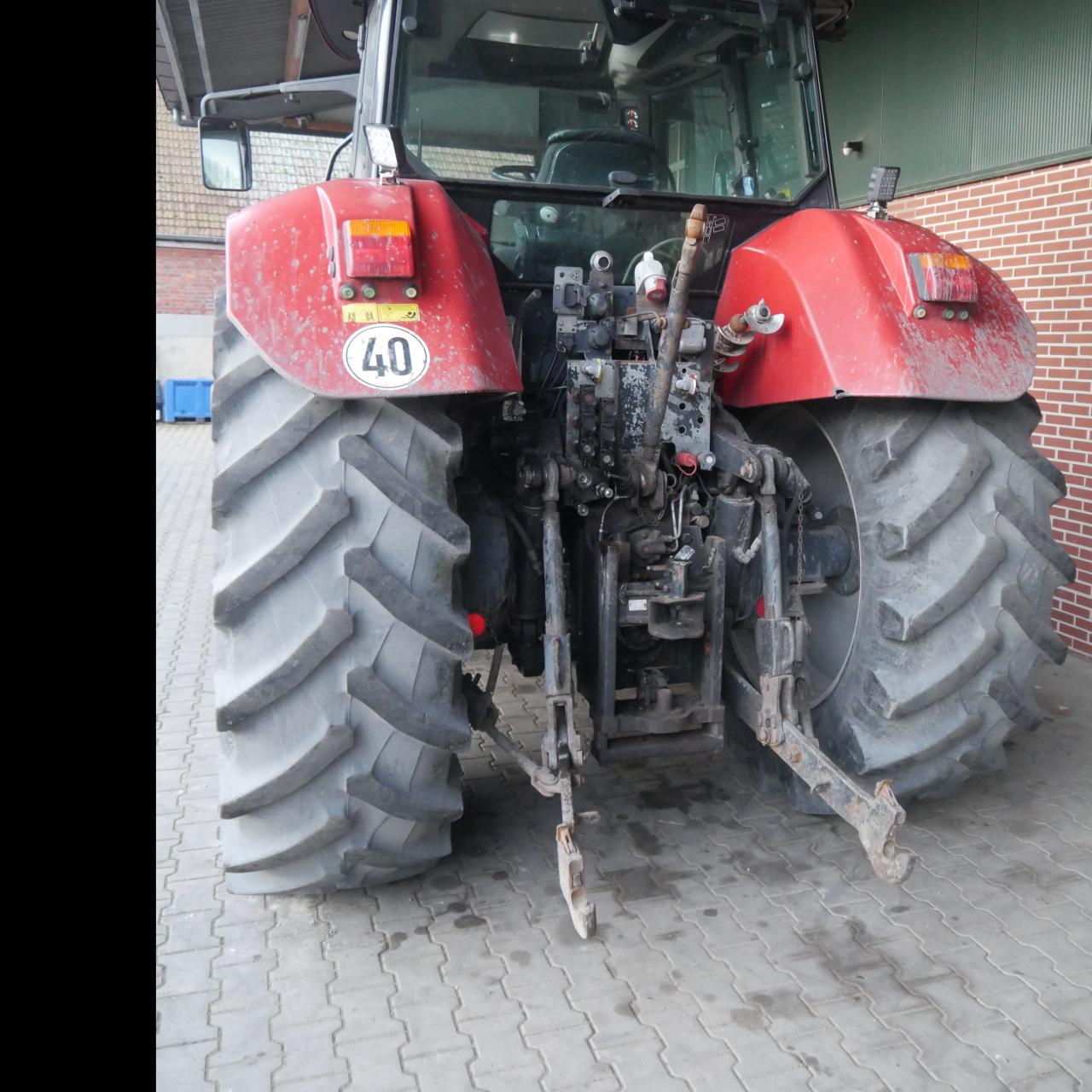 Case CVX 160 Above