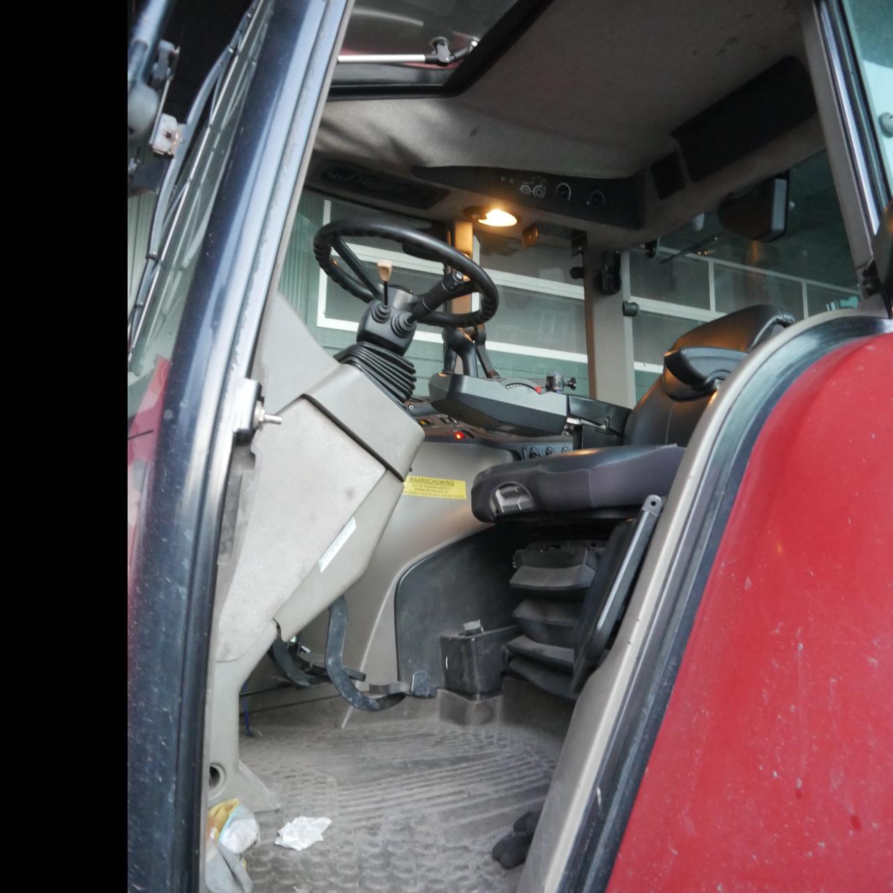 Case CVX 160 Front