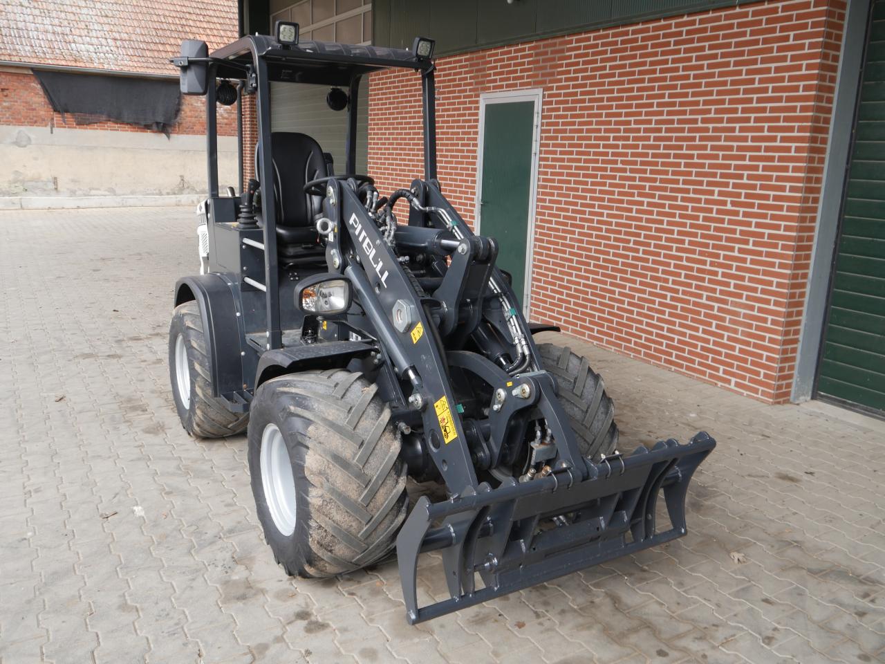  Peecon Pitbull 27-26z Front