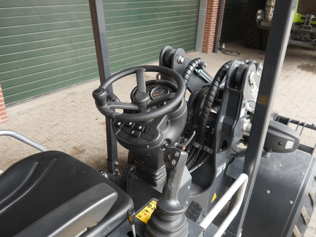  Peecon Pitbull 27-26z Aerial