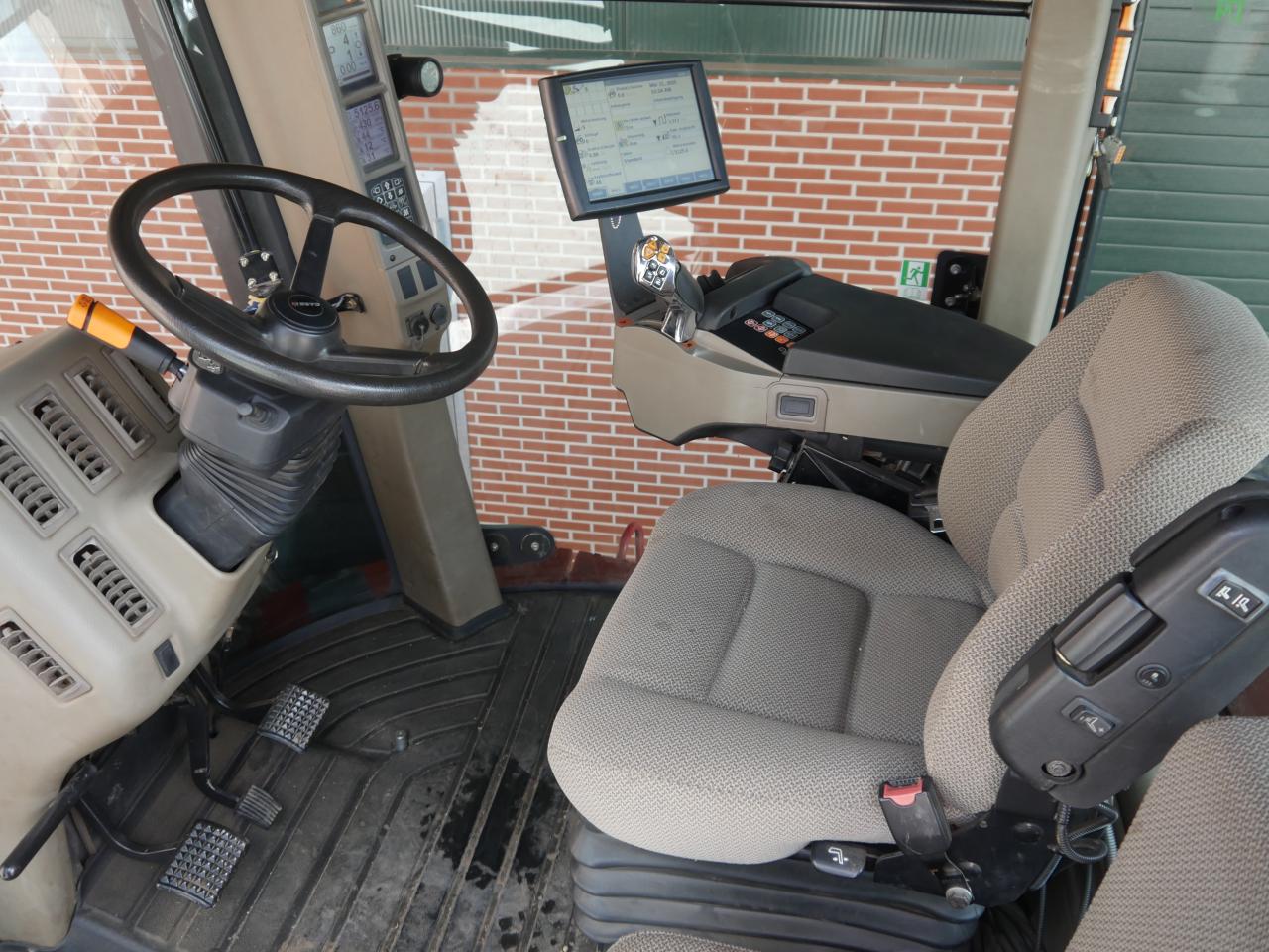 Case Quadtrac 550 AFS Front