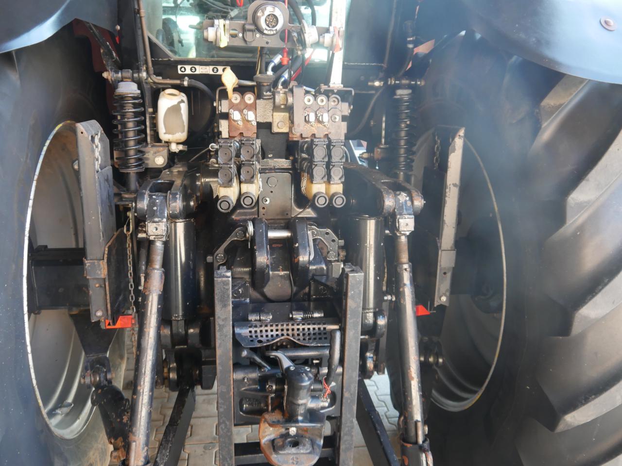 Case MXM 190 FZW Above