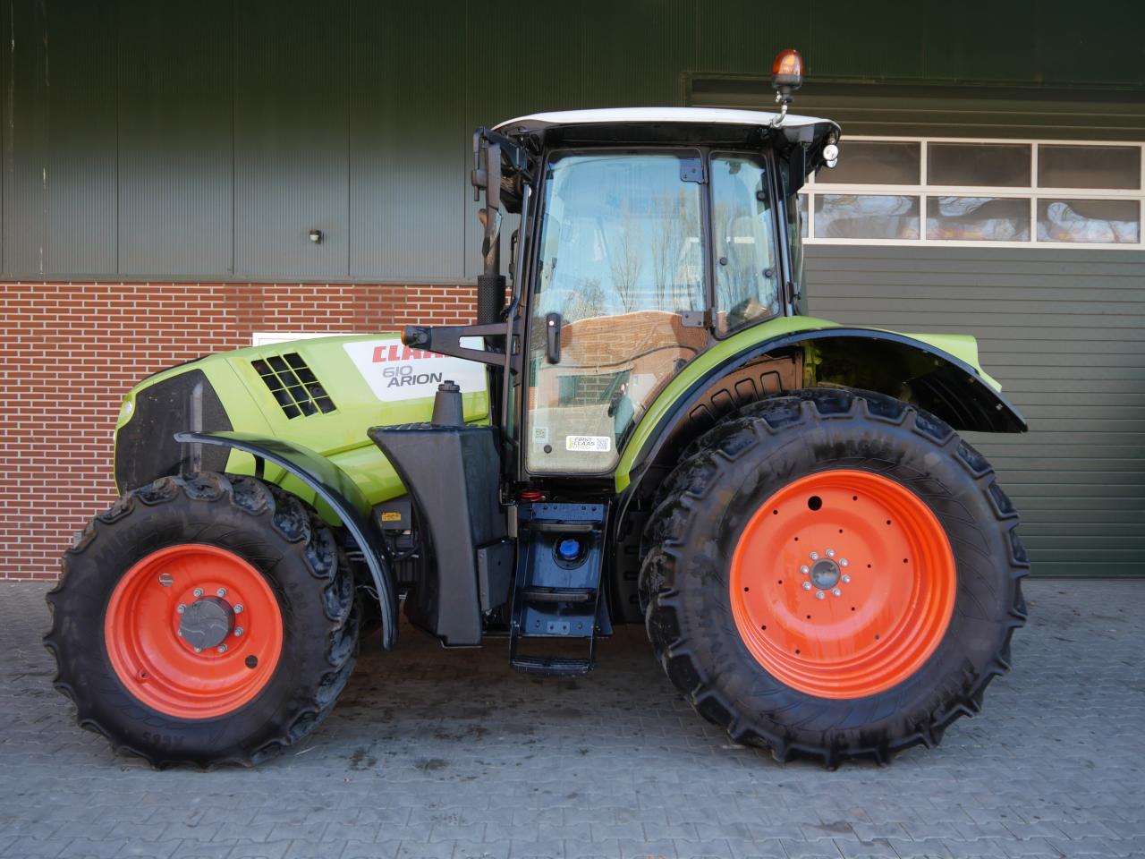 CLAAS Arion 610 CIS Left