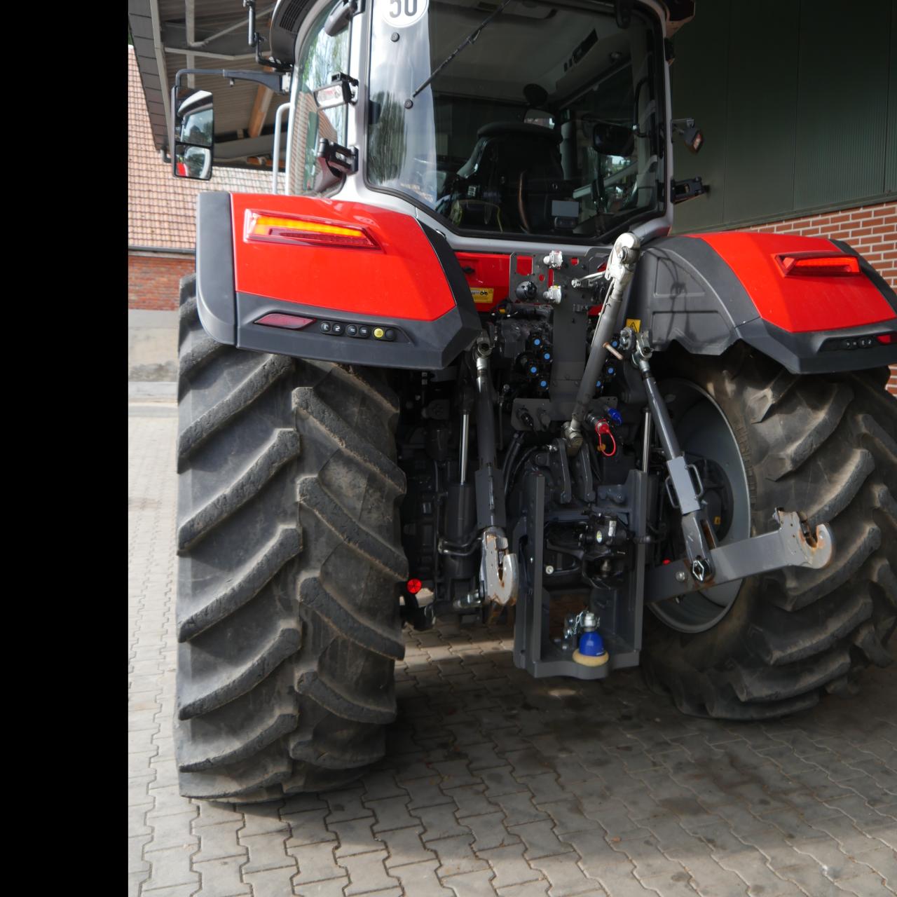 Massey Ferguson 8S.225 Dyna-7 Aerial