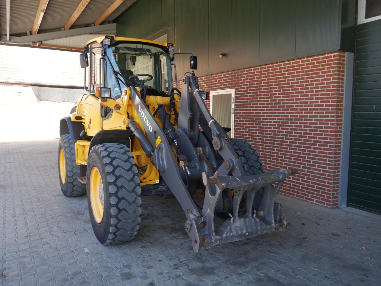 Volvo L45f Front