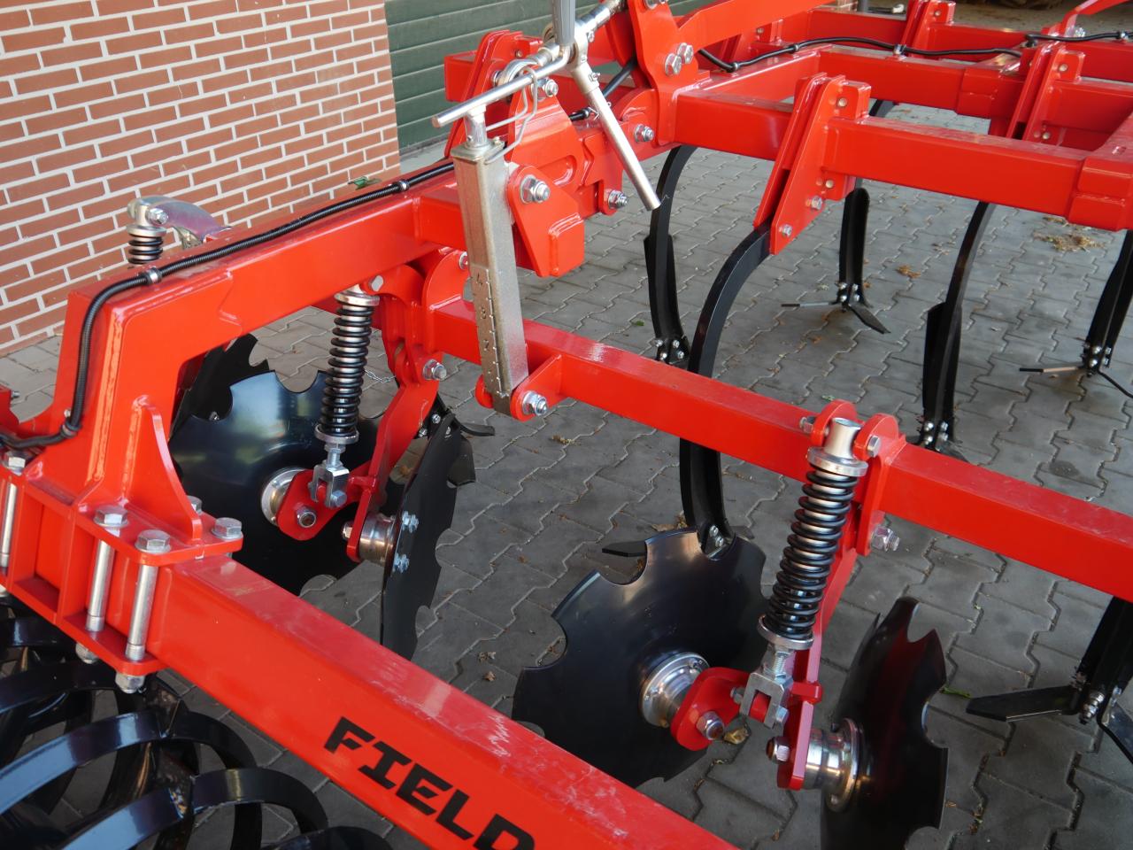 Ziegler Field Profi 3002  Inside