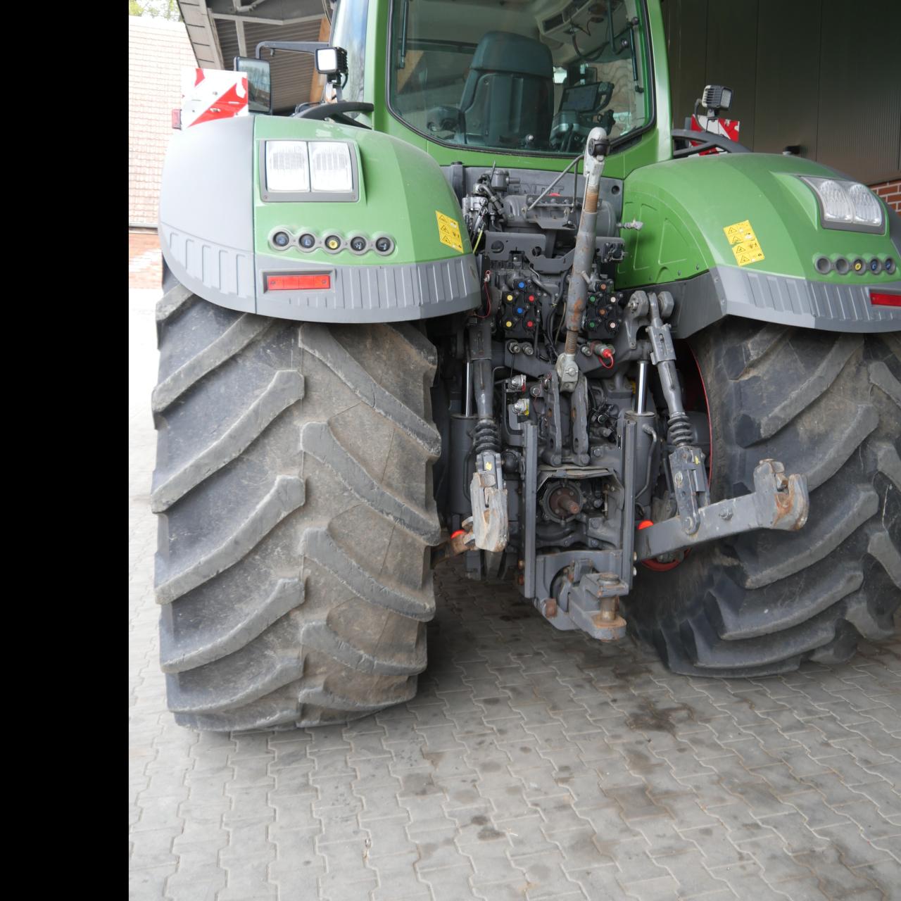FENDT 1050 Vario Profi Plus GPS Above