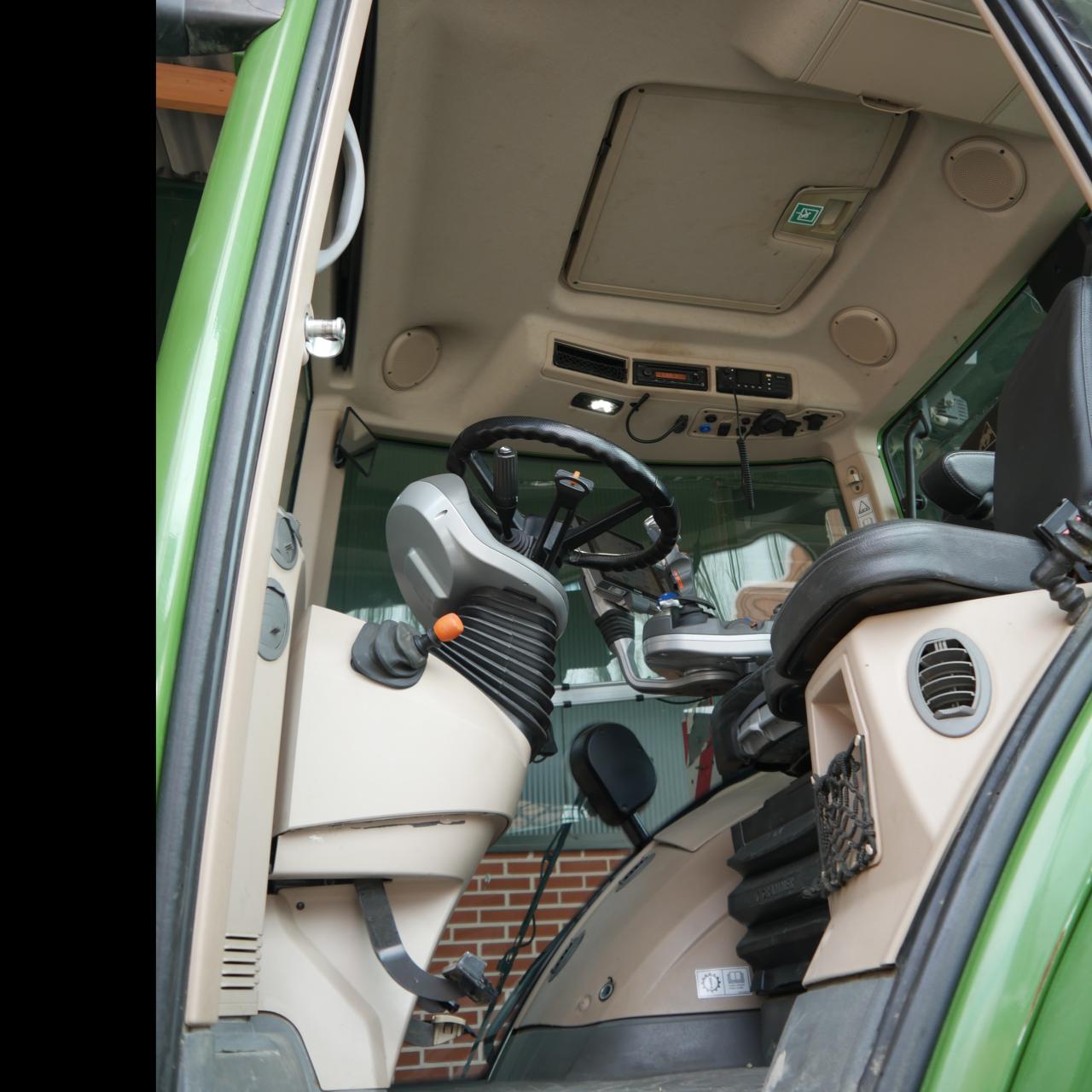 FENDT 1050 Vario Profi Plus GPS Aerial