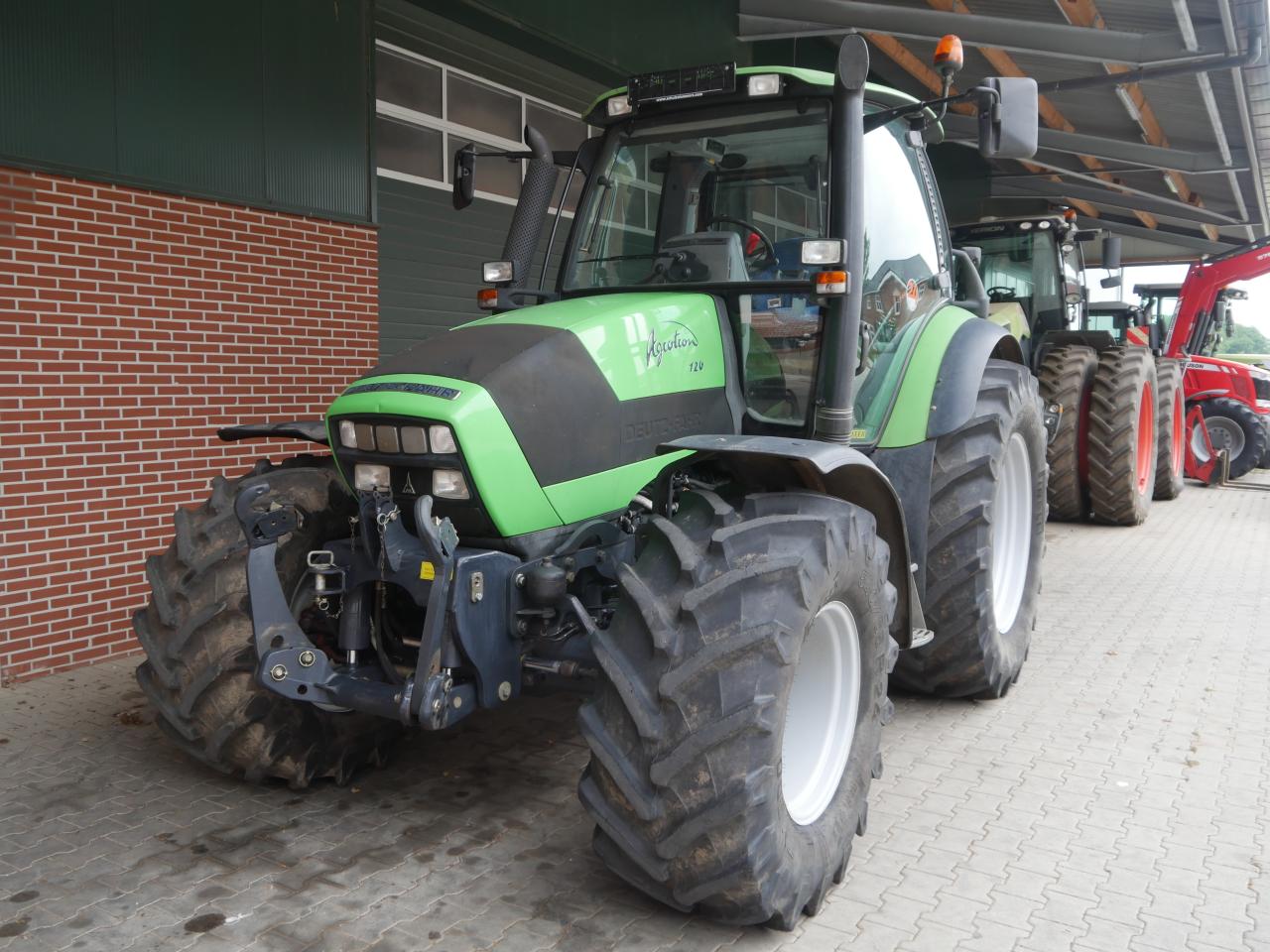 Deutz-Fahr Agrotron 120 new nur 2350 Std. Front