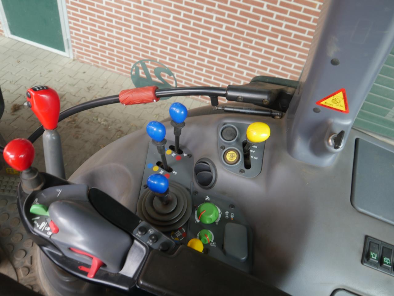 Deutz-Fahr Agrotron 120 new nur 2350 Std. Rear