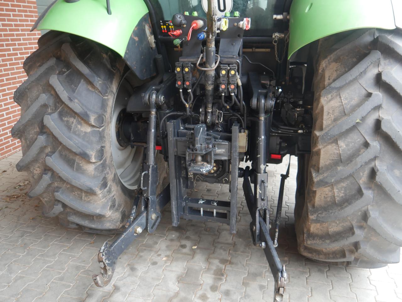 Deutz-Fahr Agrotron 120 new nur 2350 Std. Inside