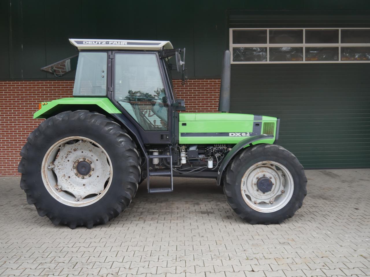 Deutz-Fahr Agrostar DX 6.11 Left