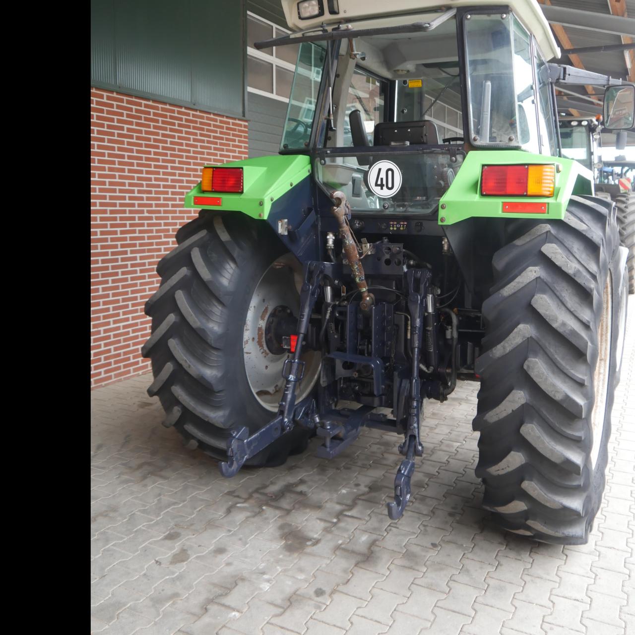 Deutz-Fahr Agrostar DX 6.11 Inside