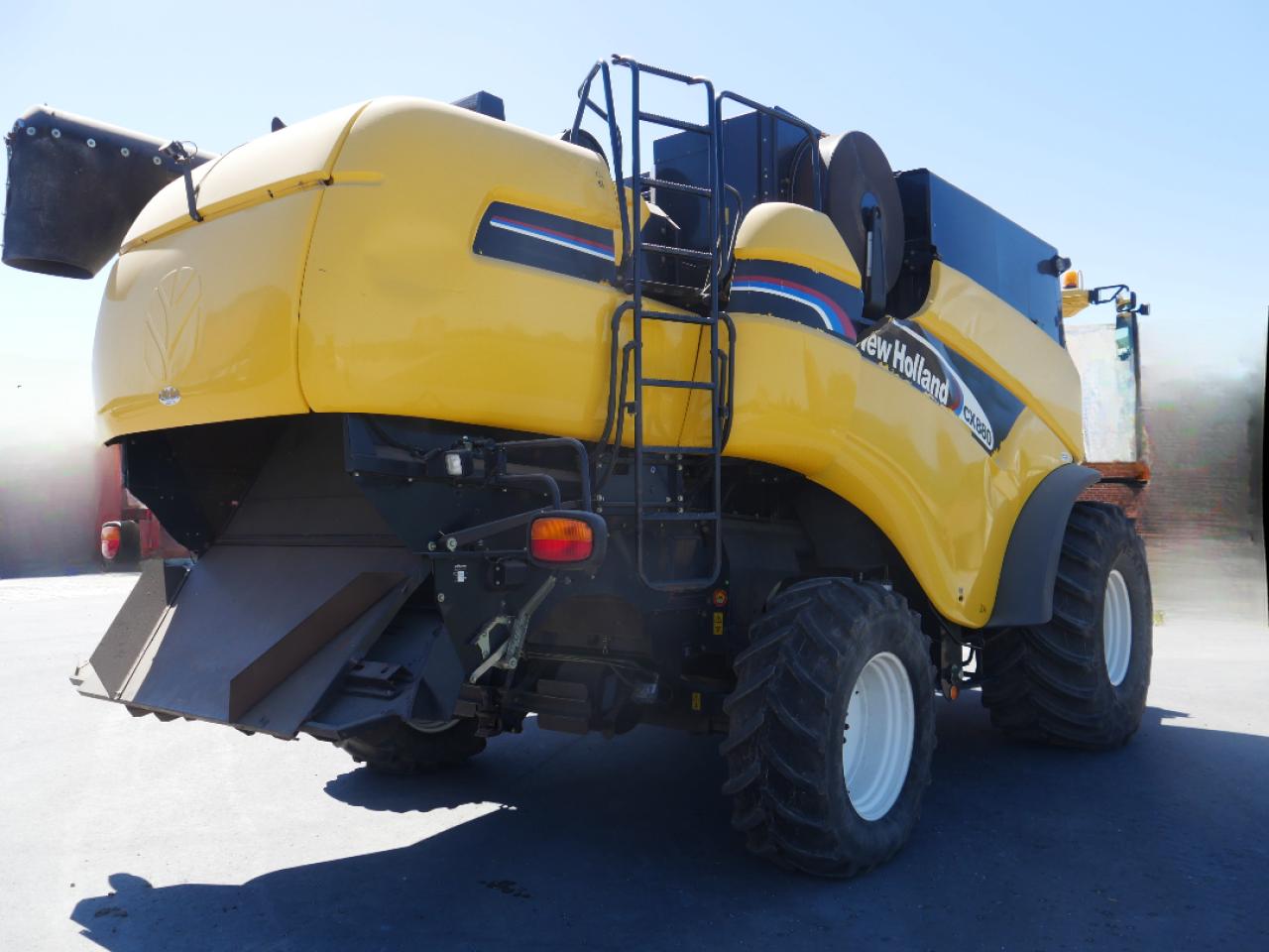 New Holland CX 880 + 9m Schneidwerk Inside