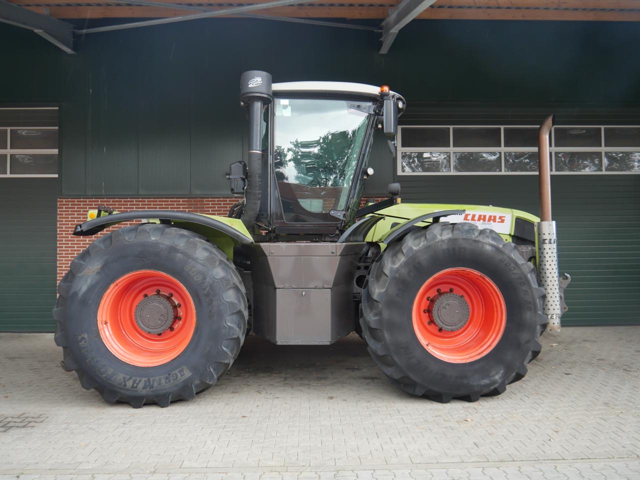 CLAAS Xerion 3800 Trac Left