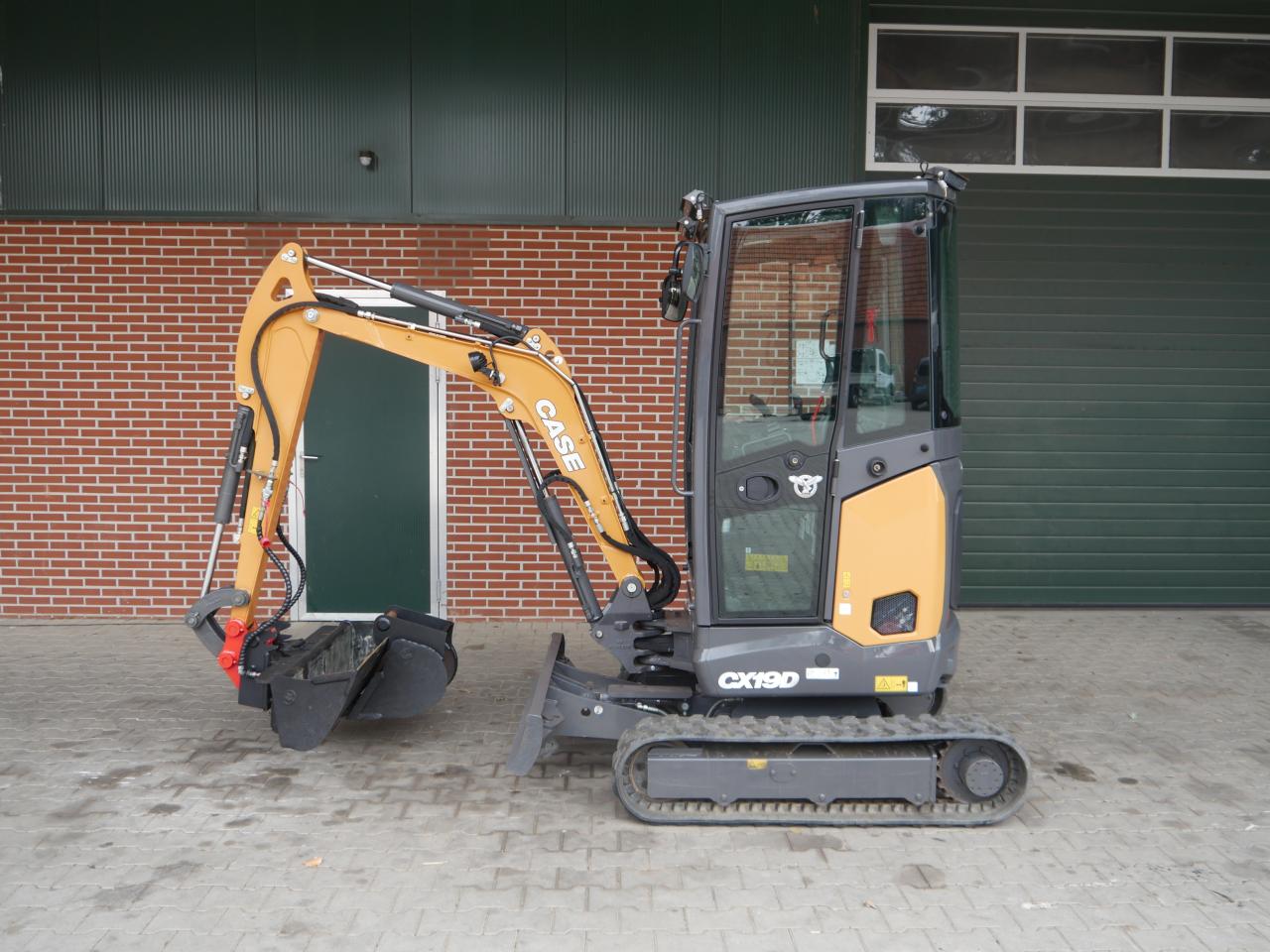 Case CX19D nur 150 Std. Right