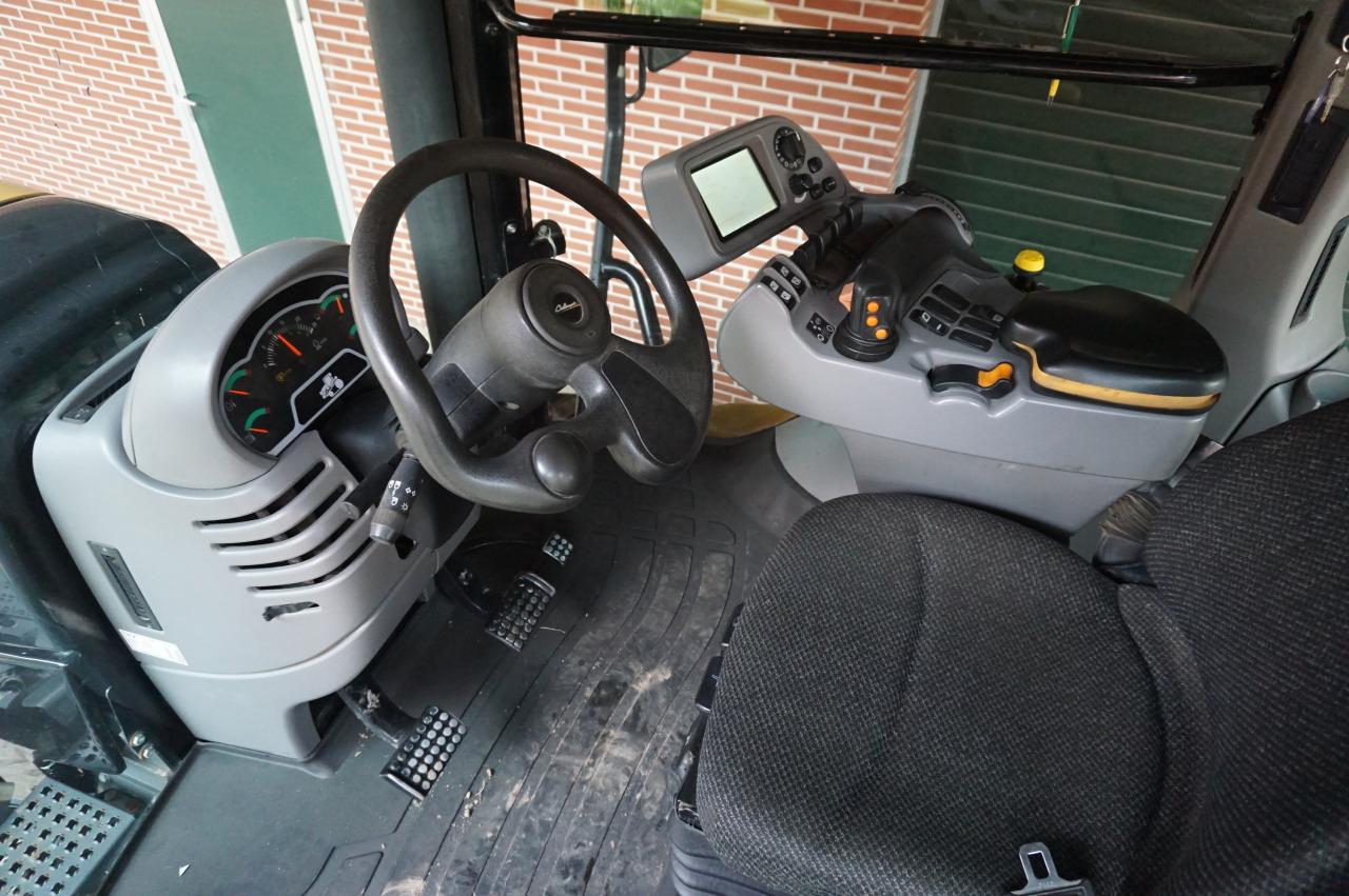 Challenger MT 765 B Rear